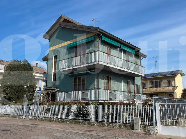 Villa Indipendente in vendita a Pieve Emanuele, Lombardia