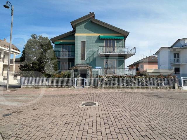 Villa Indipendente in vendita a Pieve Emanuele, Lombardia
