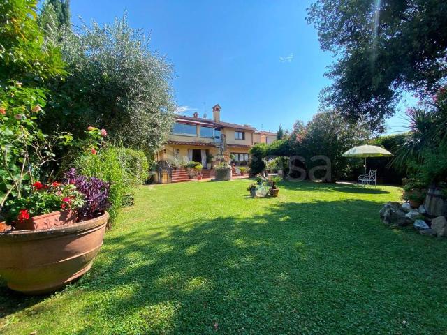 Villa Indipendente in vendita a Il Pettirosso, Pistoia