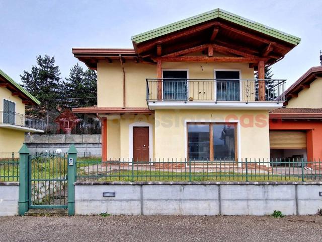 Villa Indipendente in vendita a Pizzoli, Abruzzo