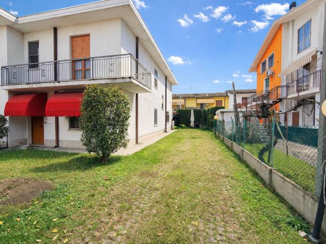 Villa Indipendente in vendita a Poggio Rusco, Mantova