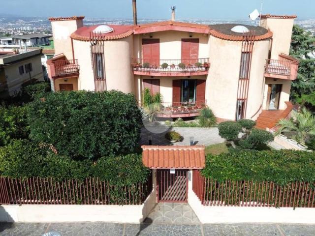 Villa Indipendente in vendita a Pollena Trocchia, Campania