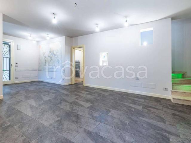 Villa Indipendente in vendita a Poncarale, Lombardia