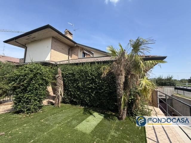 Villa Indipendente in vendita a Pontoglio, Brescia
