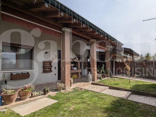 Villa Indipendente in vendita a Porto Viro, Veneto
