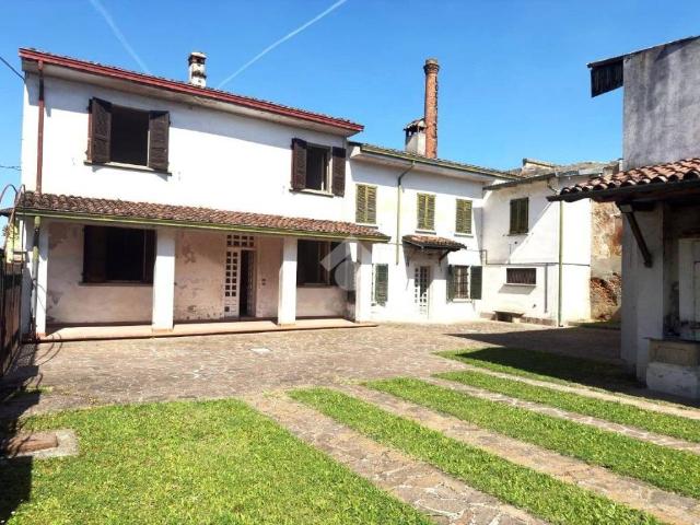 Villa Indipendente in vendita a Dovera, Lombardia