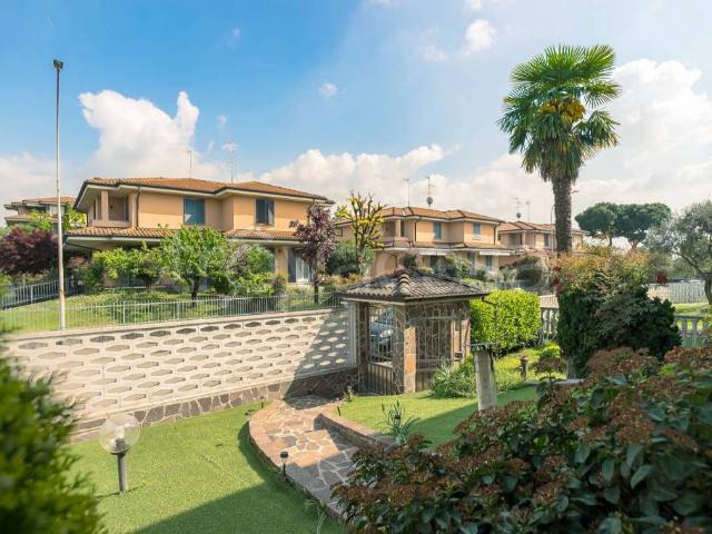 Villa Indipendente in vendita a Pozzuolo Martesana, Lombardia