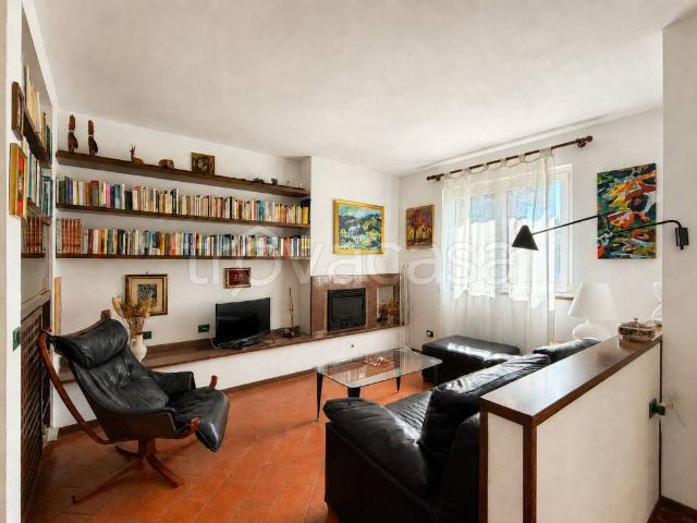 Villa Indipendente in vendita a Lovaria / Lovarie, Pradamano / Pradaman