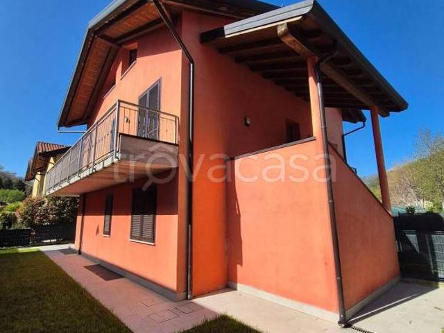Villa Indipendente in vendita a Proserpio, Lombardia
