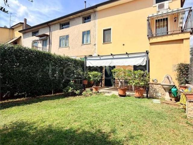 Villa Indipendente in vendita a Villafranca Di Verona, Veneto