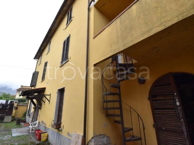 Villa Indipendente in vendita a Frasso, Seravezza