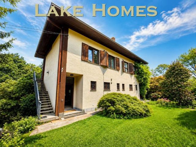Villa Indipendente in vendita a Ranco, Lombardia