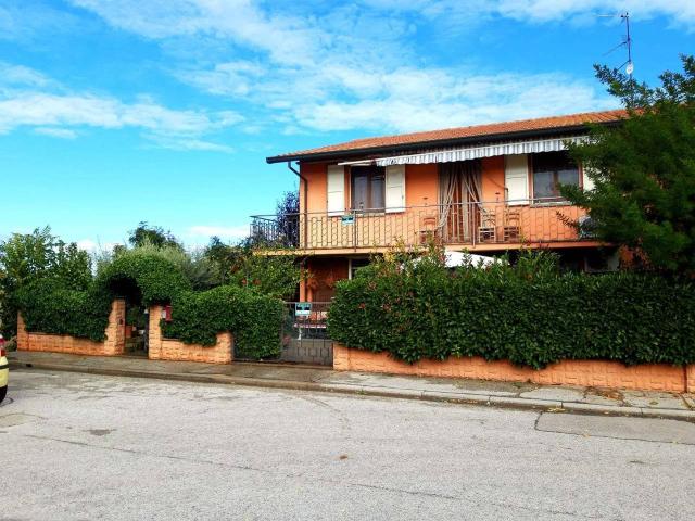 Villa Indipendente in vendita a Ravenna, Reggio Emilia