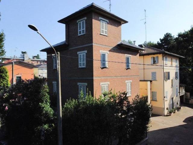 Villa Indipendente in vendita a Sant'Agostino esterna-Porta Castello, Re