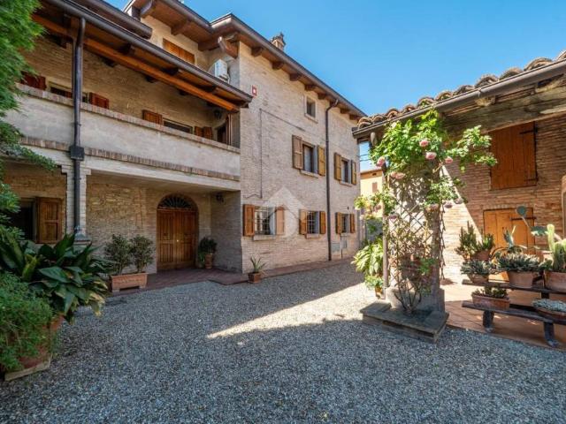 Villa Indipendente in vendita a Val d’Enza, Re