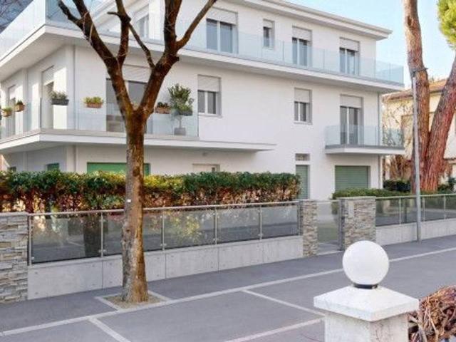 Villa Indipendente in vendita a Alba, Riccione