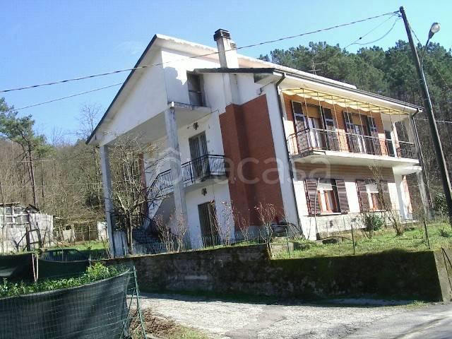 Villa Indipendente in vendita a Riccò Del Golfo, Liguria