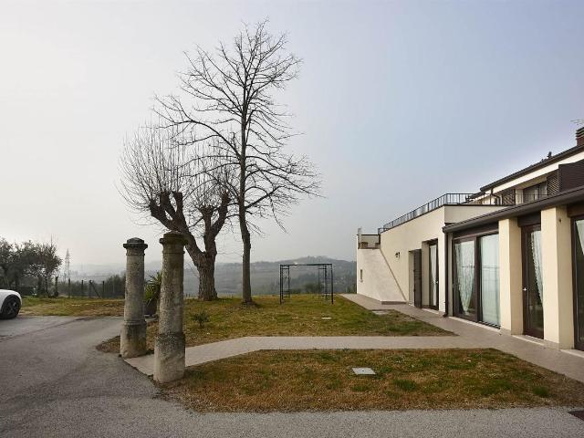 Villa Indipendente in vendita a Rimini
