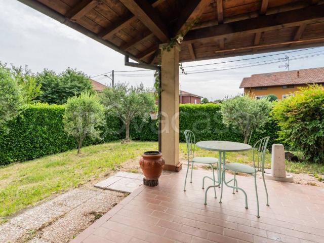 Villa Indipendente in vendita a Robbiate, Lombardia