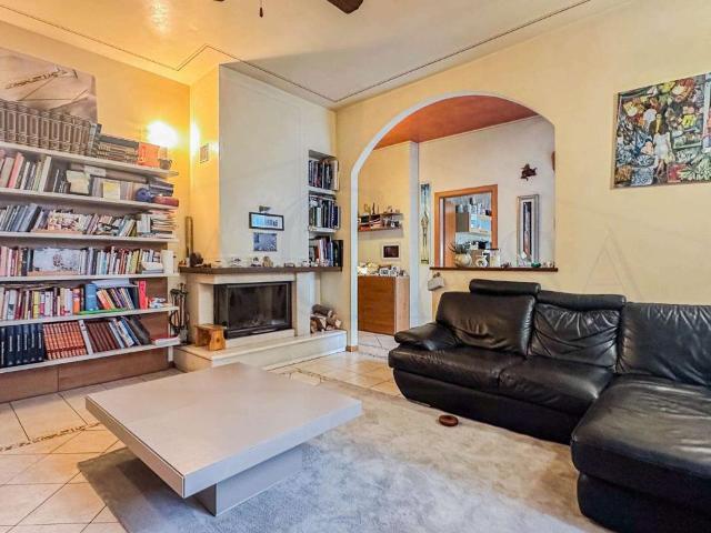 Villa Indipendente in vendita a Rodengo Saiano, Lombardia