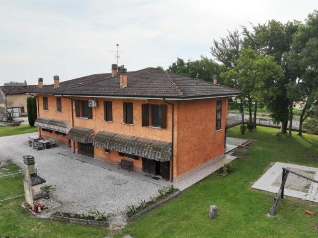 Villa Indipendente in vendita a Rivalta sul Mincio, Rodigo
