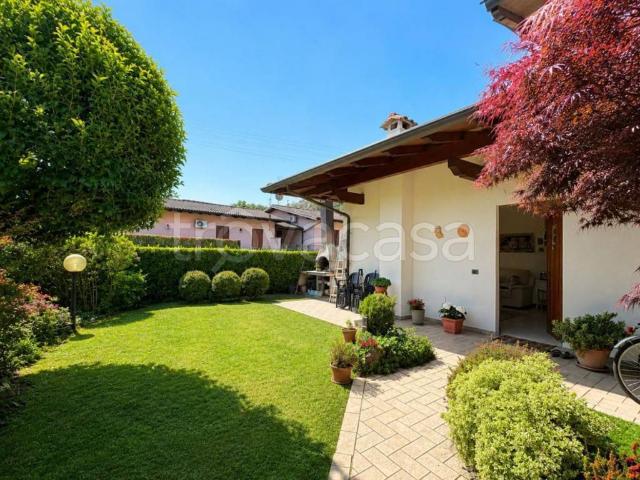 Villa Indipendente in vendita a Comunità montana della Valle Sabbia, Roè Volciano
