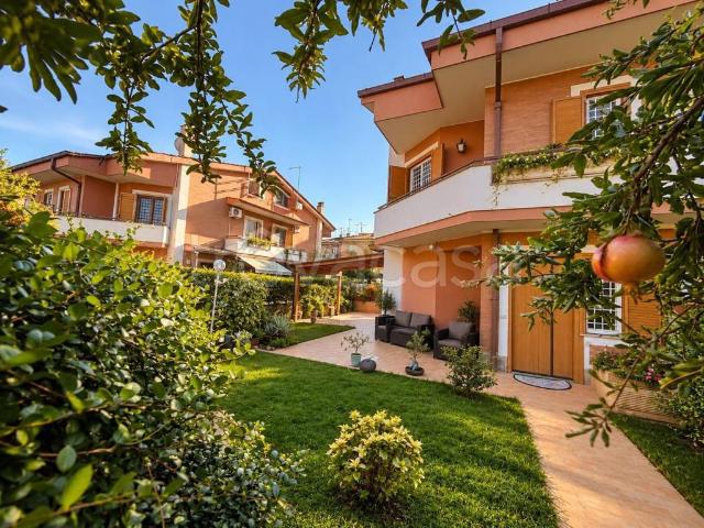 Villa Indipendente in vendita a Morena, Roma