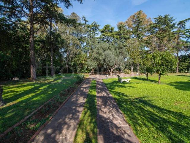 Villa Indipendente in vendita a Mostacciano, Roma Capitale
