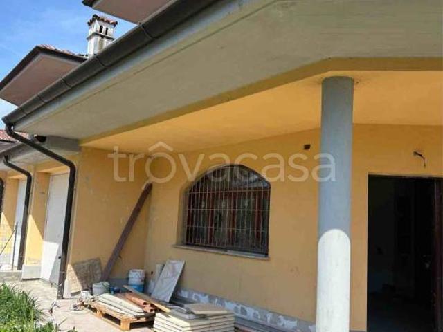 Villa Indipendente in vendita a Roncaro, Lombardia