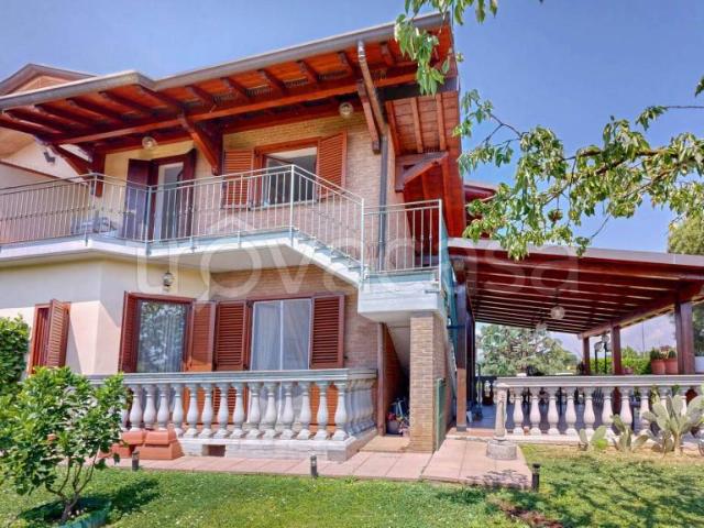 Villa Indipendente in vendita a Roncello, Lombardia