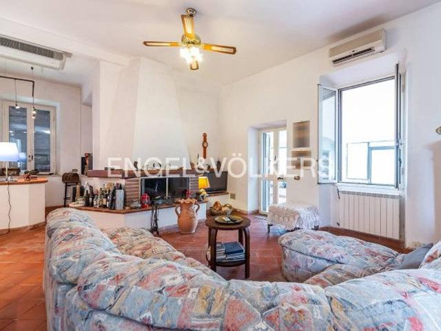 Villa Indipendente in vendita a Ronciglione, Lazio