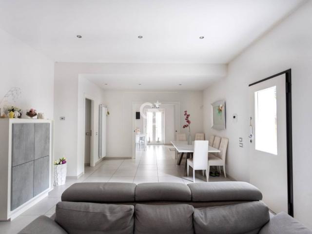 Villa Indipendente in vendita a Ronciglione, Lazio