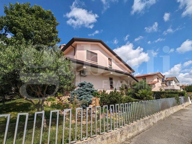 Villa Indipendente in vendita a Rosolina, Veneto