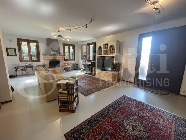 Villa Indipendente in vendita a Rubano, Veneto