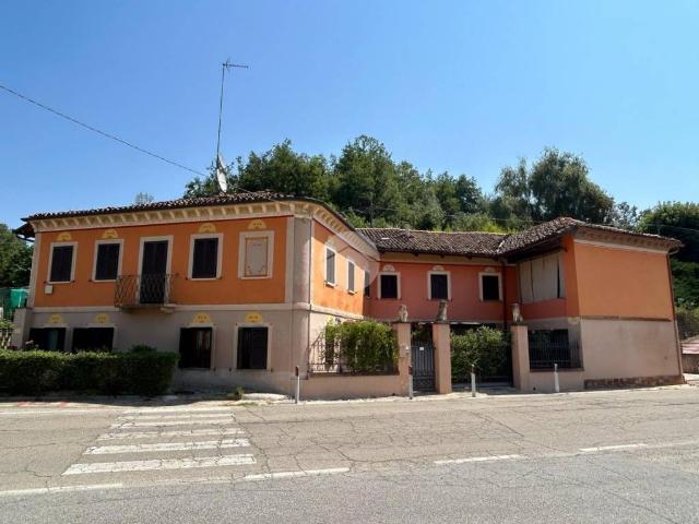 Villa Indipendente in vendita a Piemonte, Asti