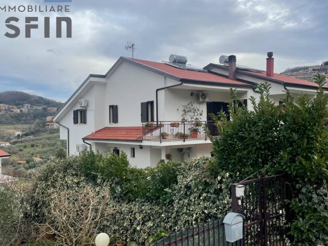 Villa Indipendente in vendita a Calabria, Cosenza