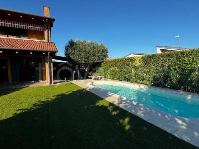 Villa Indipendente in vendita a San Giorgio Bigarello, Lombardia