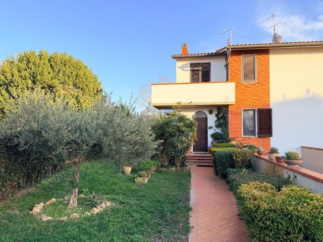 Villa Indipendente in vendita a San Giuliano Terme, Toscana