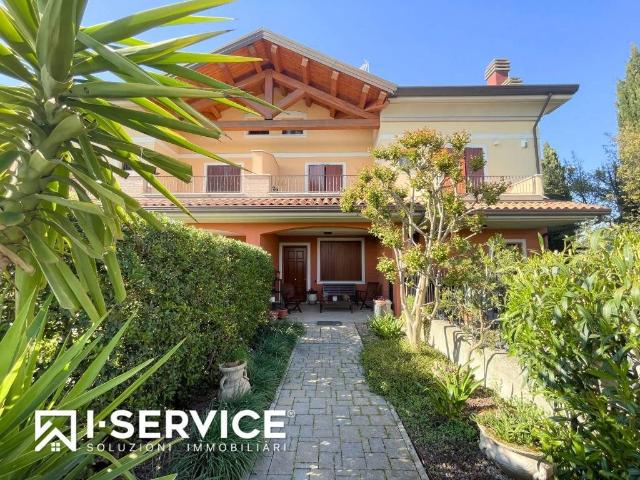Villa Indipendente in vendita a San Mauro Pascoli, Reggio Emilia