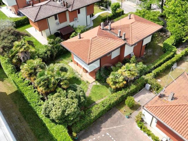 Villa Indipendente in vendita a Bibione Spiaggia, San Michele Al Tagliamento