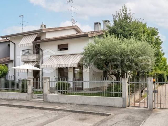 Villa Indipendente in vendita a Sanguinetto, Verona