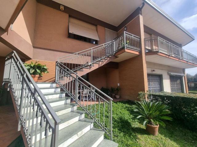 Villa Indipendente in vendita a Santa Caterina, Sarzana