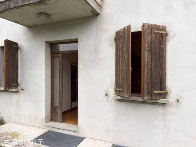 Villa Indipendente in vendita a Sequals, Friuli-Venezia Giulia
