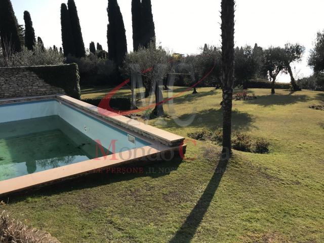 Villa Indipendente in vendita a Lugana, Sirmione