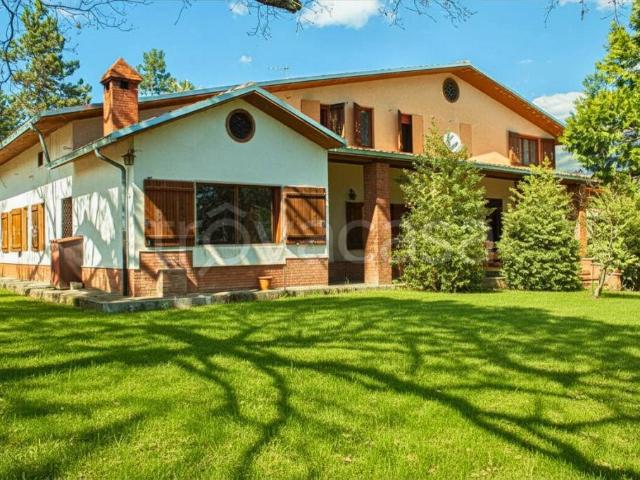 Villa Indipendente in vendita a Borgorose, Lazio
