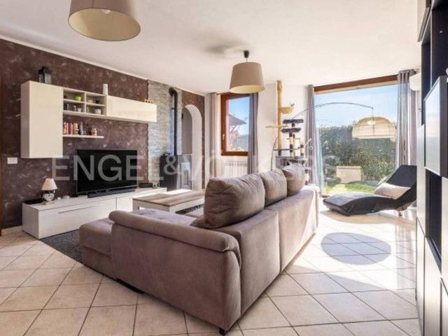 Villa Indipendente in vendita a Cheglio, Taino