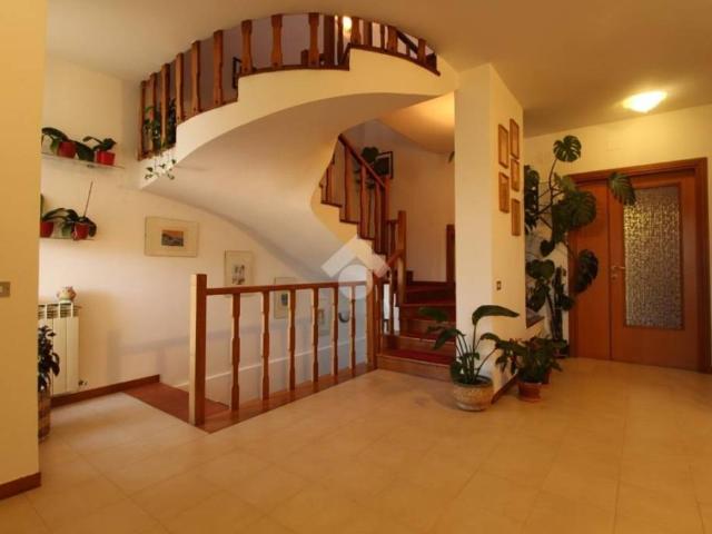 Villa Indipendente in vendita a Scapriano, Teramo