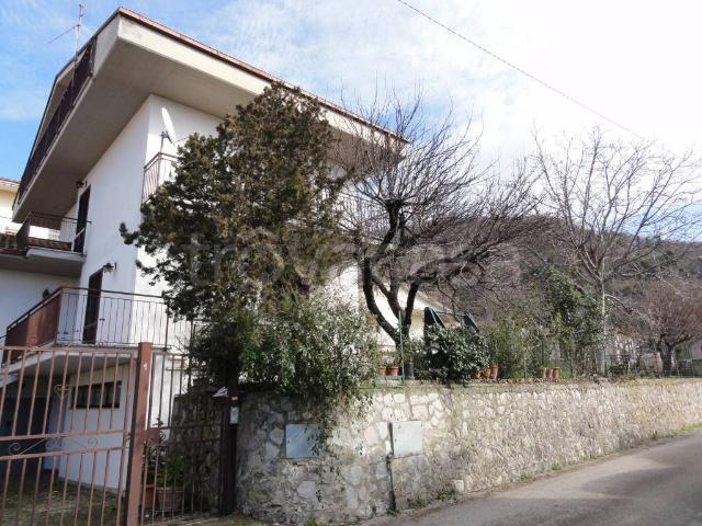 Villa Indipendente in vendita a Rieti, Lazio