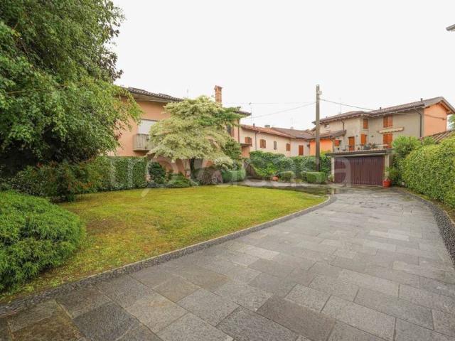Villa Indipendente in vendita a Terno D'isola, Lombardia