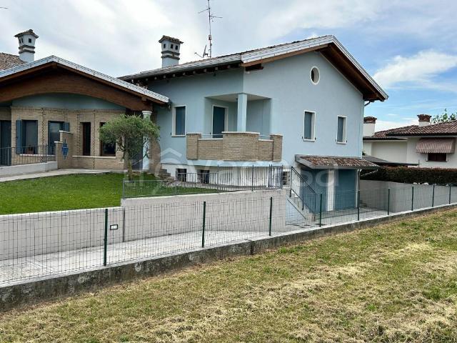 Villa Indipendente in vendita a Azzano Decimo, Friuli-Venezia Giulia